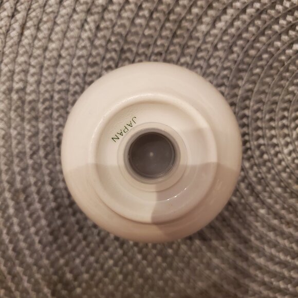 Tulip Salt and Pepper Shakers - Picture 6 of 6